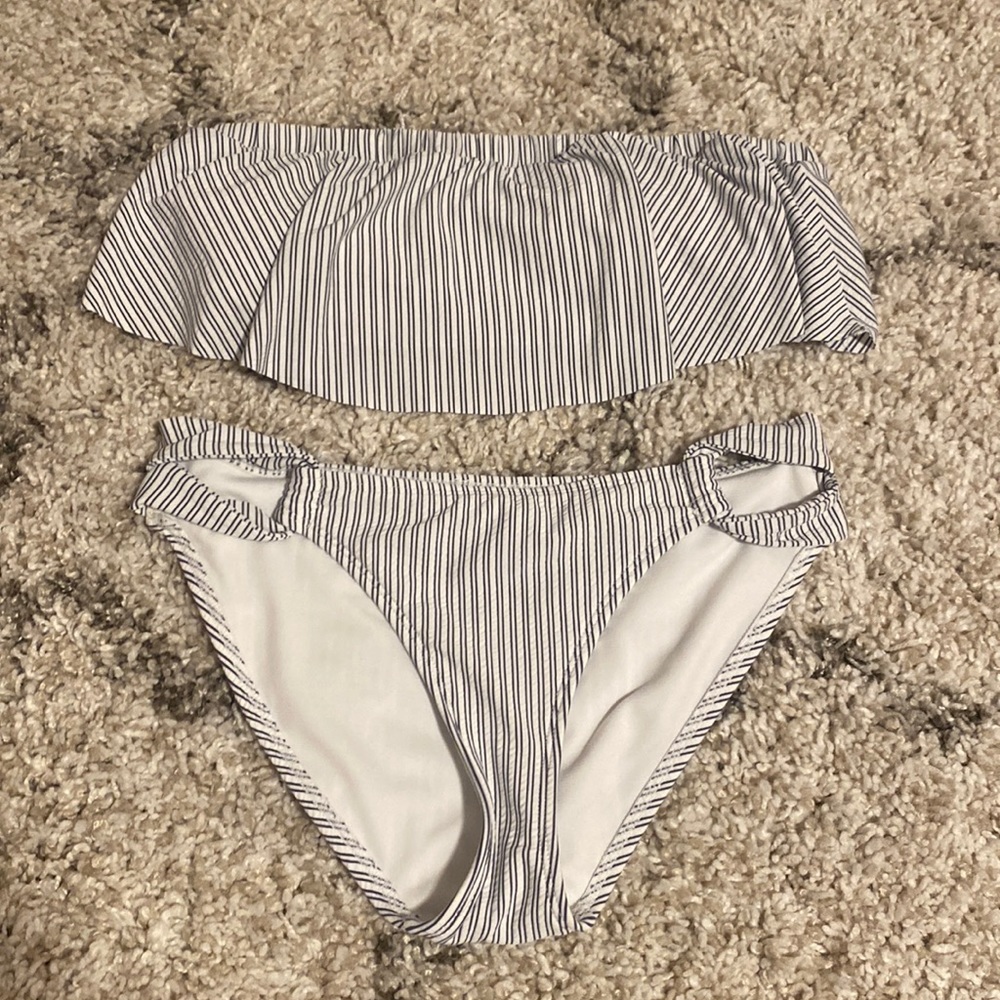 Strapless stripped bikini